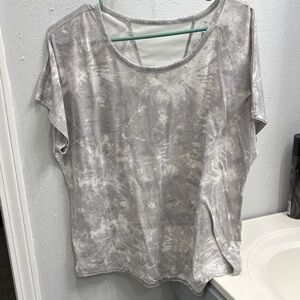 Tek Gear Women's Gray Tie-Dye Short Sleeve Top